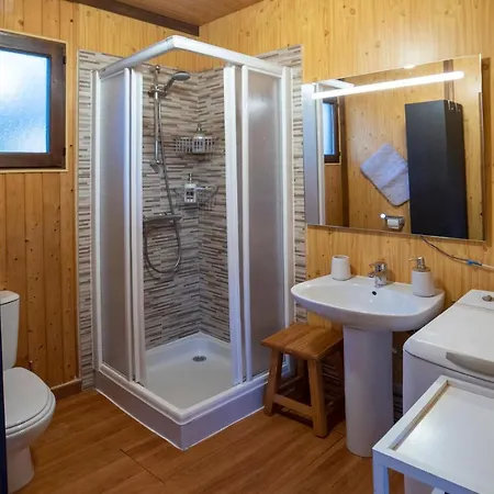 Casa Rural La Canadiense Log Cabin